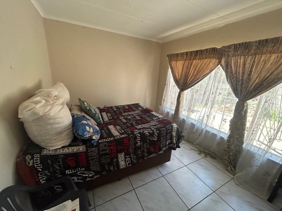 5 Bedroom Property for Sale in Pellissier Free State